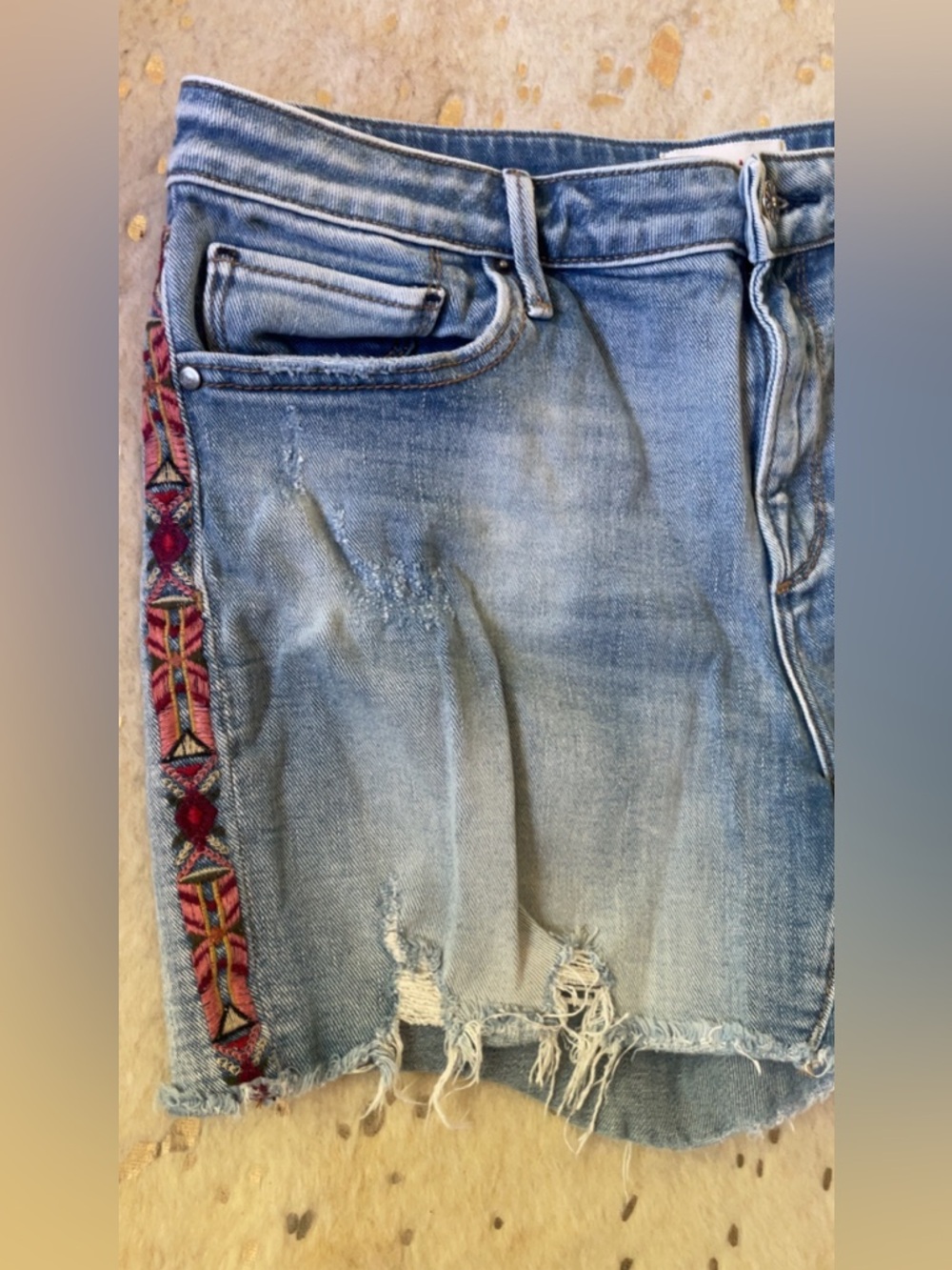 DRIFTWOOD Embroidered Lulu Denim Shorts 30 - Picture 6 of 7
